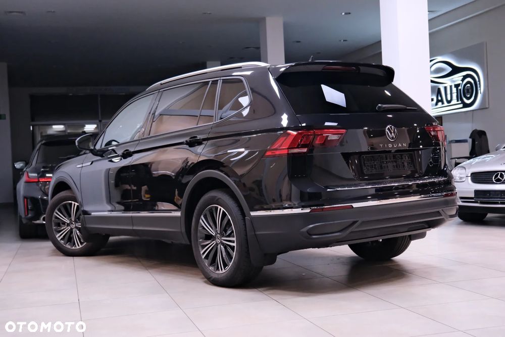 Volkswagen Tiguan - 12