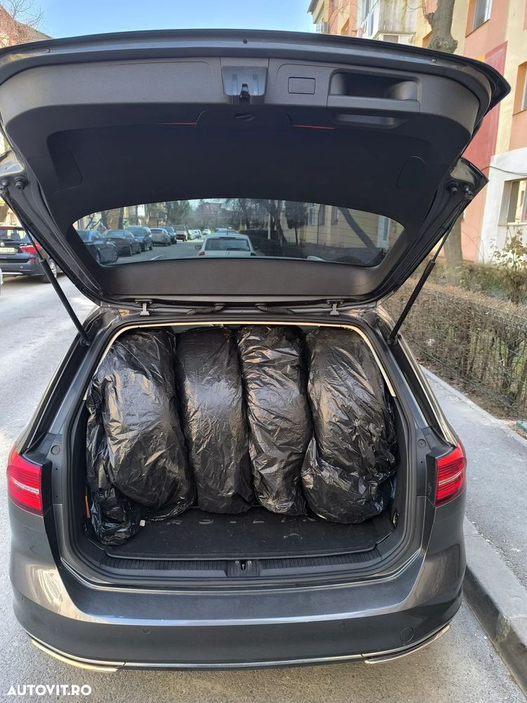 Volkswagen Passat 2.0 TDI SCR DSG Highline - 29