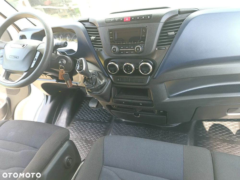 Iveco Daily L1H1 2.3 diesel 116 kM, automat 2019 rok EURO 6! WEBASTO, czujniki parkowania, sprowadzony ze Szwecji- NISKI ORGINALNY PRZEBIEG 146tyś. - 8
