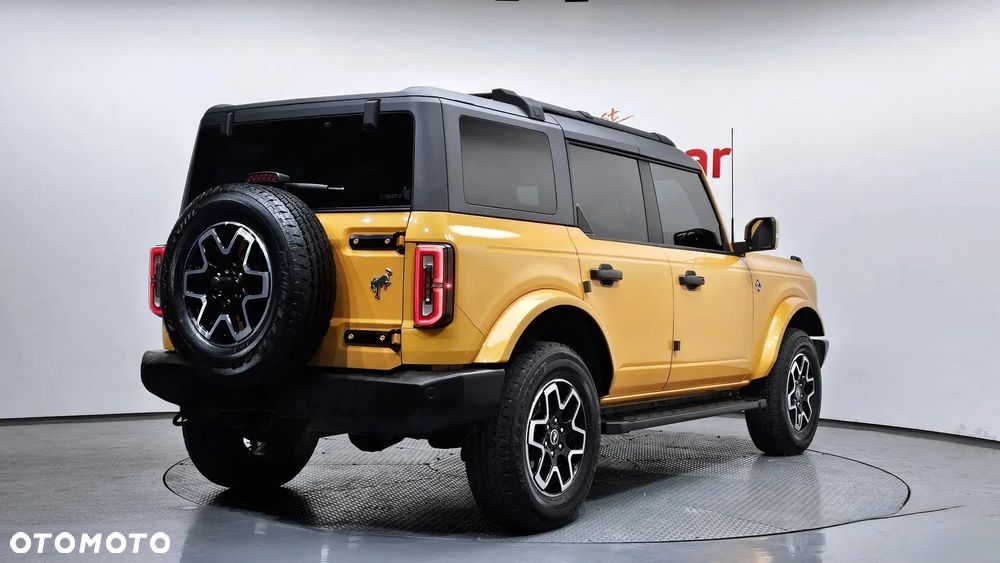 Ford Bronco - 3