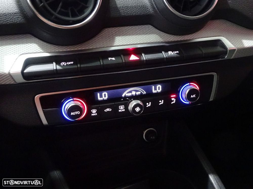 Audi Q2 30 TDI Advanced - 28