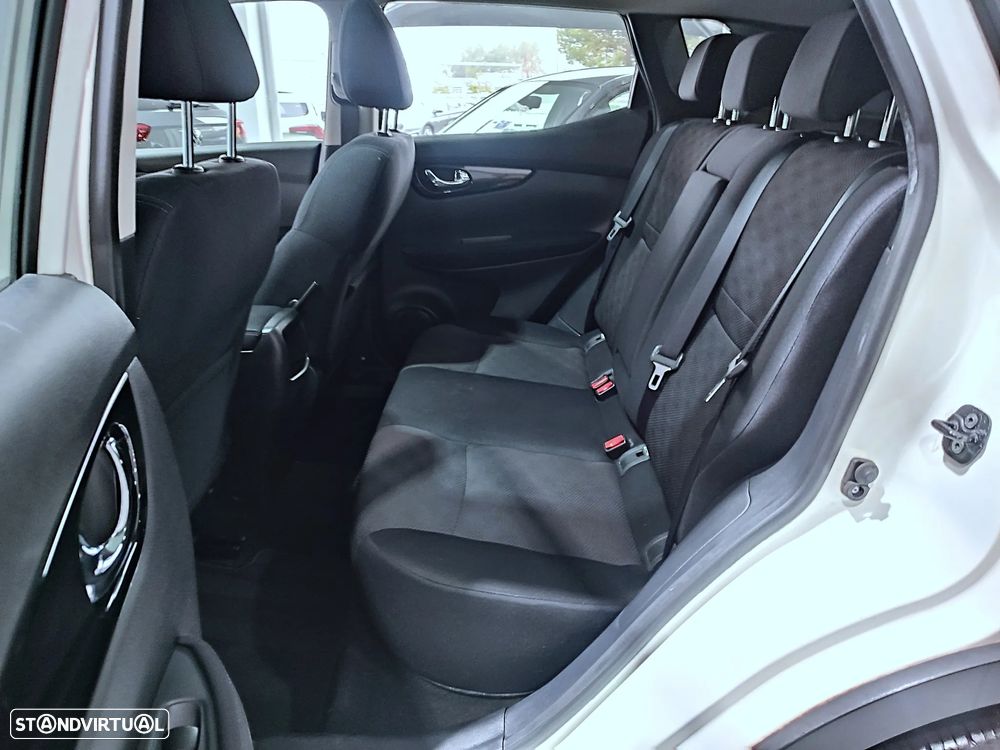 Nissan Qashqai 1.5 dCi N-Connecta - 10