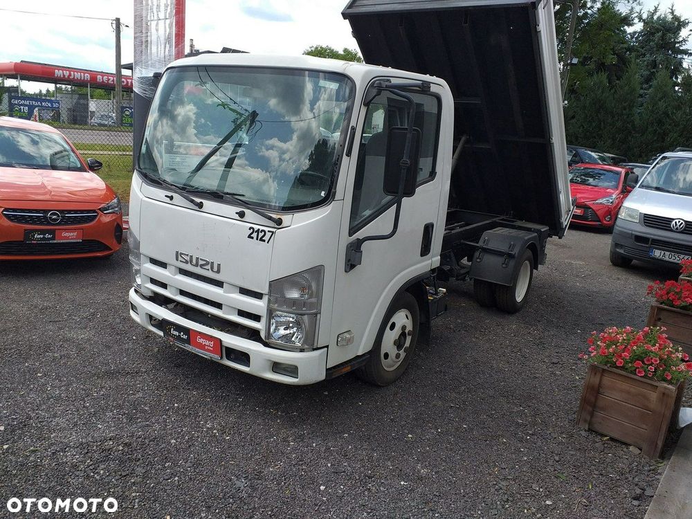 Isuzu N