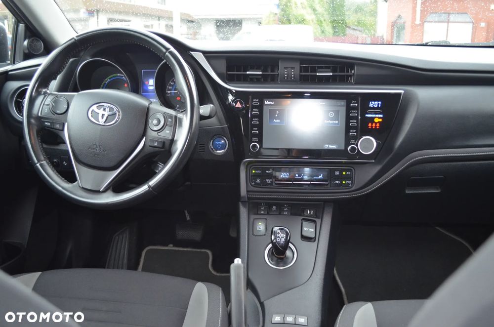 Toyota Auris - 11