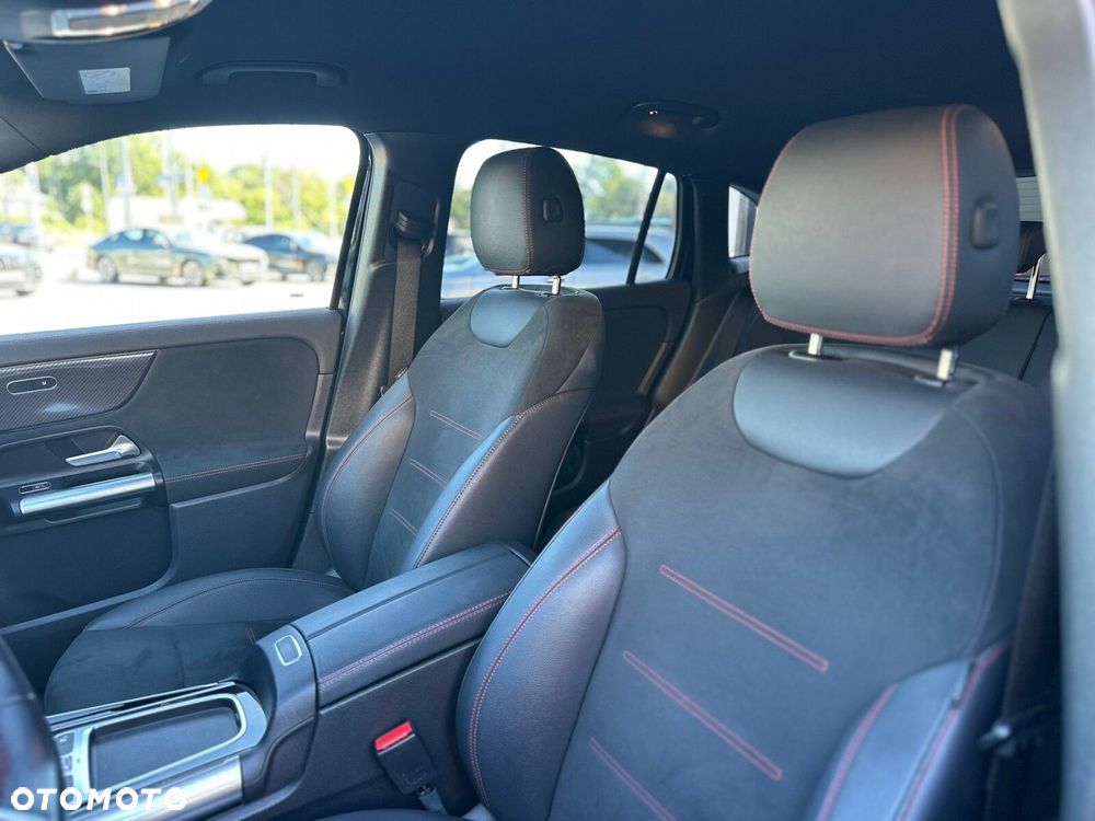 Mercedes-Benz GLA 200 AMG Line - 14