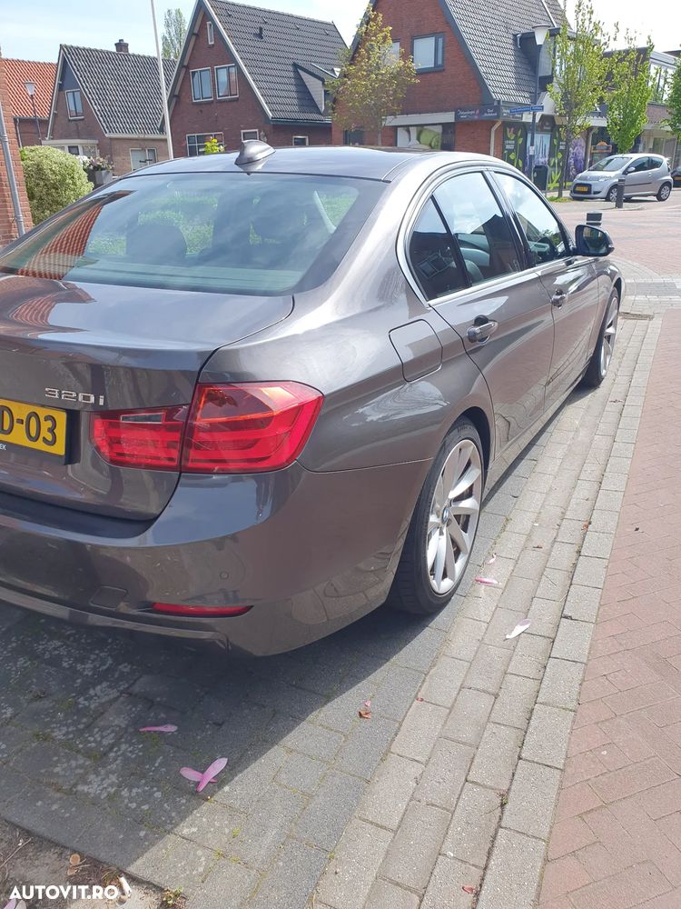 BMW Seria 3 320i EfficientDynamics Edition - 5