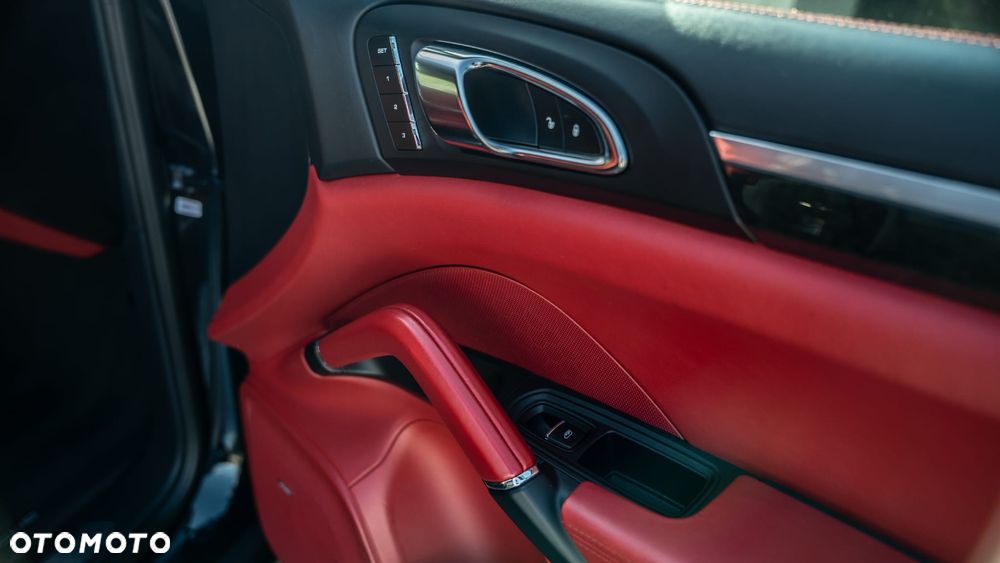 Porsche Cayenne GTS Tiptronic S - 26