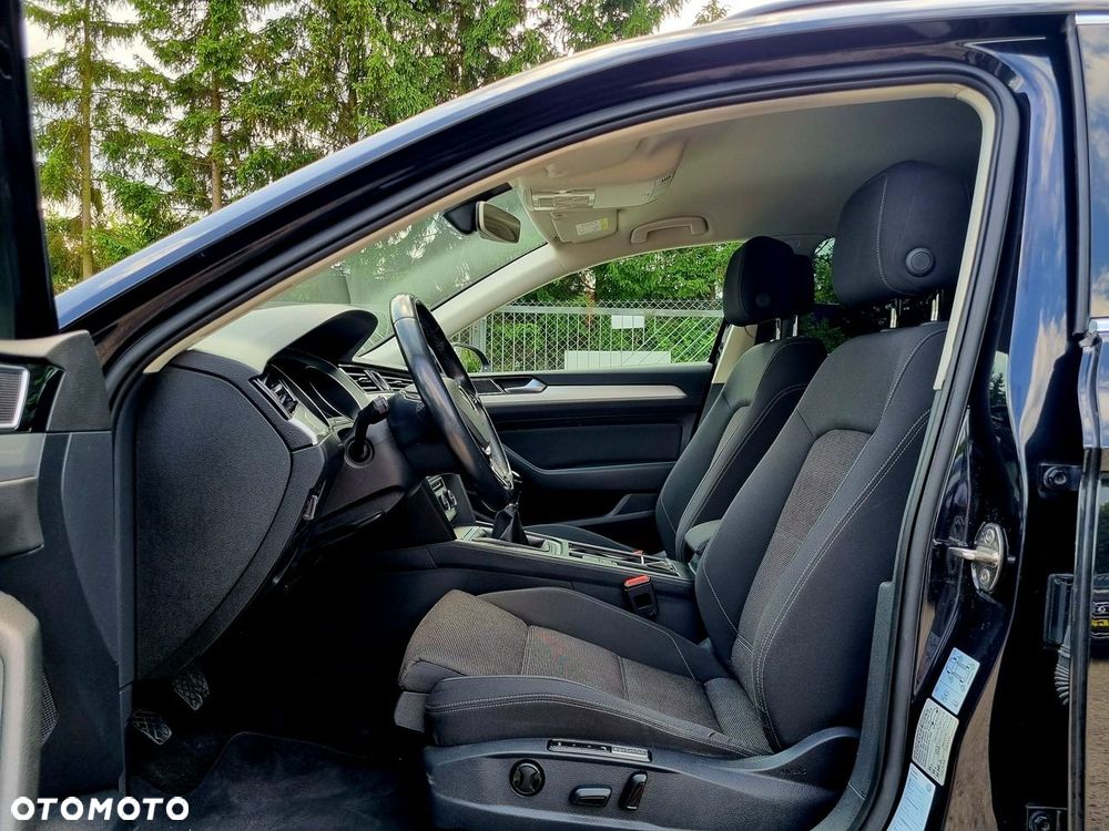 Volkswagen Passat - 9