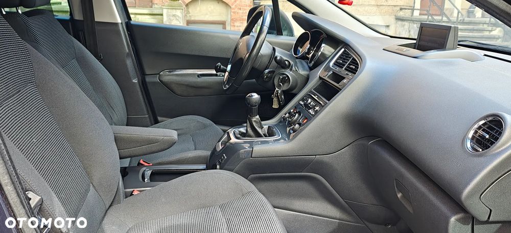 Peugeot 5008 1.6 Premium - 18