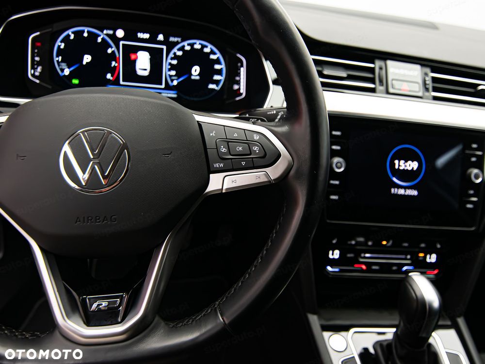 Volkswagen Passat - 16