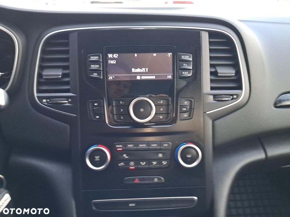 Renault Megane 1.6 SCe Zen - 30