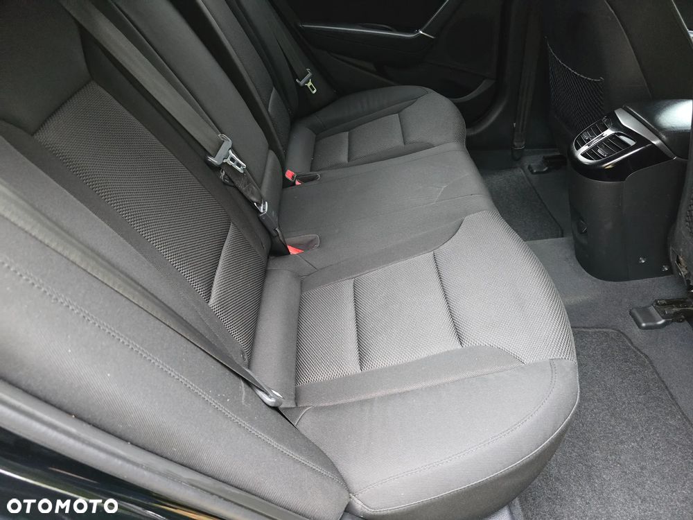 Hyundai i40 1.7 CRDi Comfort + - 25