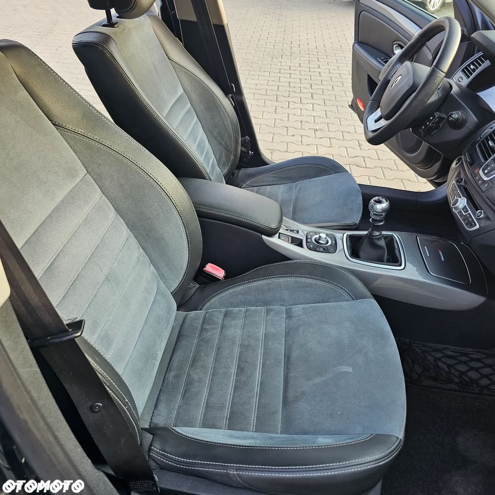 Renault Laguna dCi 180 FAP GT - 13