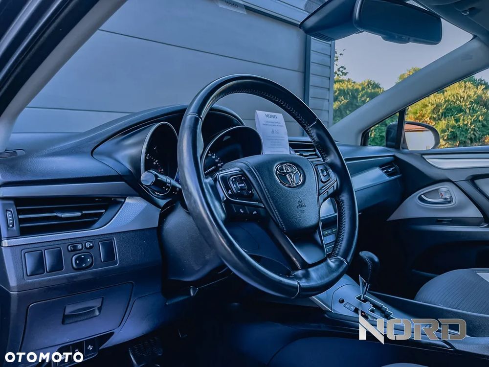 Toyota Avensis 1.8 Premium MS - 12
