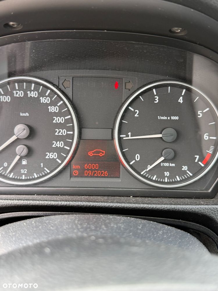 BMW Seria 3 318i - 10