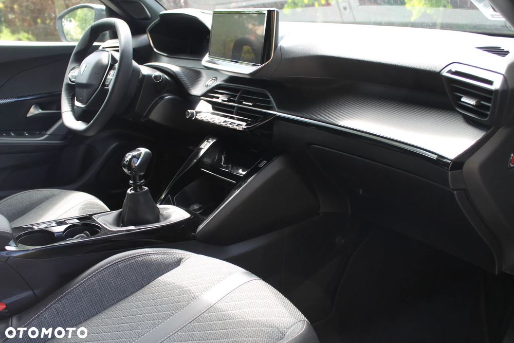 Peugeot 2008 PureTech 100 Business - 12