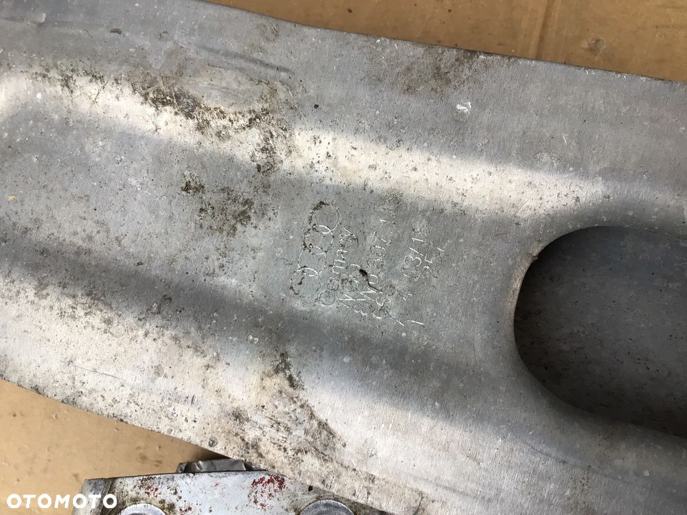 Belka przednia Audi A4 B9 - 3