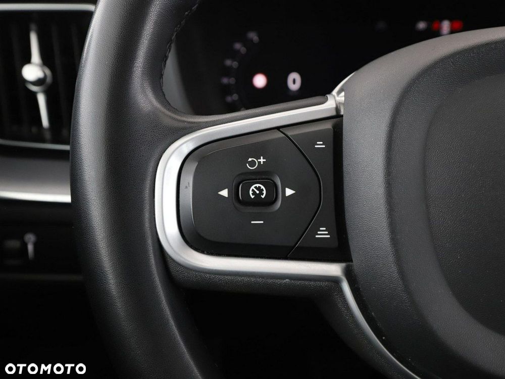 Volvo XC 60 B4 D Geartronic Momentum Pro - 31