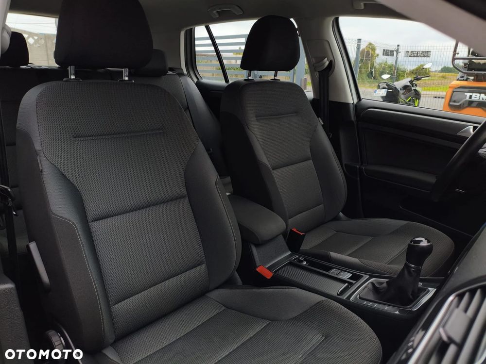 Volkswagen Golf - 19