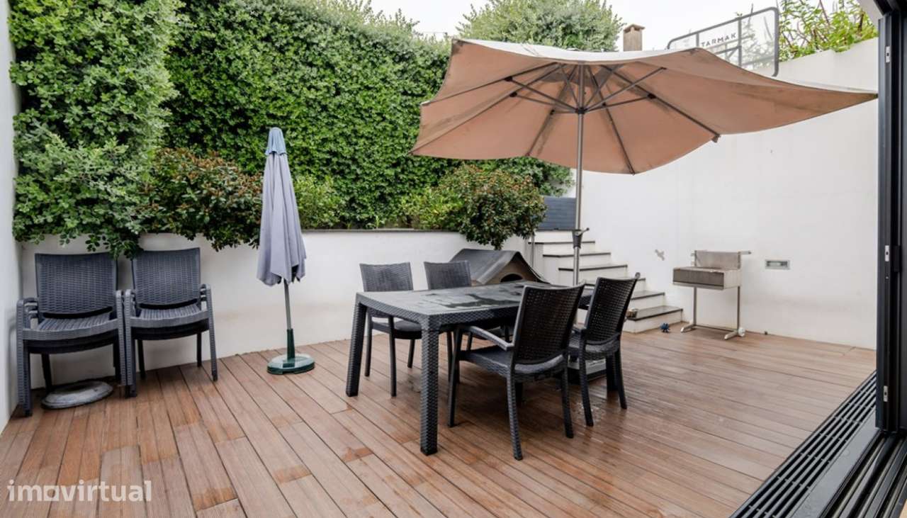 Moradia V2 com jardim e terraços para venda em Leça da Palmeira - Grande imagem: 3/23