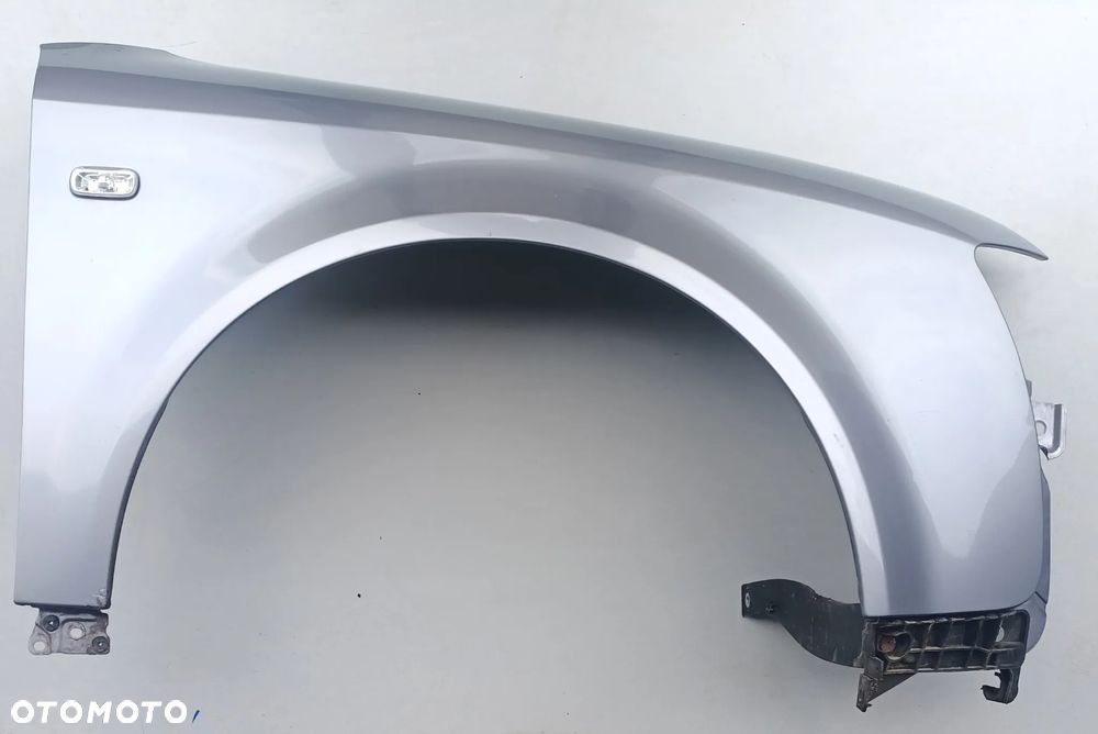 BŁOTNIK PRAWY PRZÓD -AUDI A4/ B6 - KOLOR -LY7H - 2
