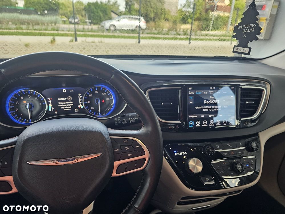 Chrysler Pacifica - 27