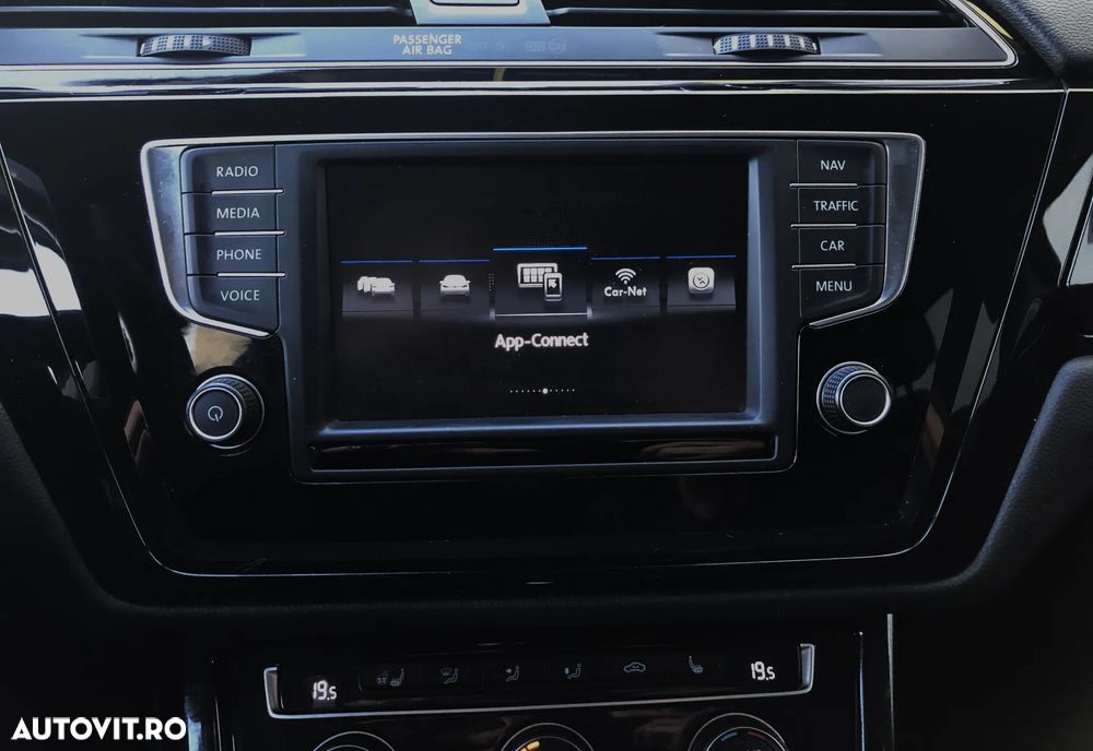 Volkswagen Touran 2.0 TDI DSG Highline - 19