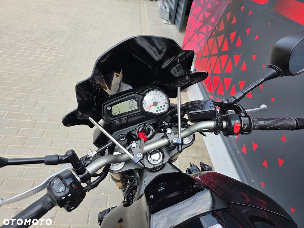 Yamaha FZ8 - 14