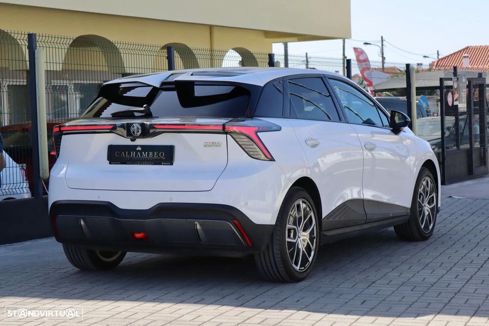 MG MG4 64 kWh Luxury - 4