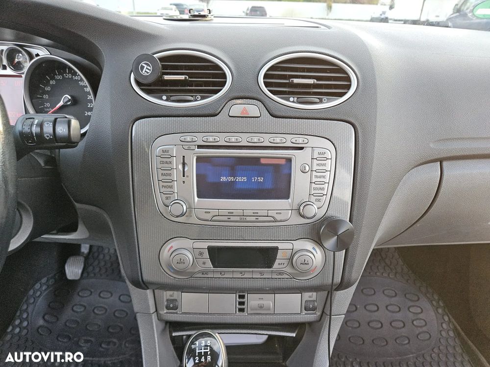 Ford Focus 1.6 TDCi DPF Titanium - 15