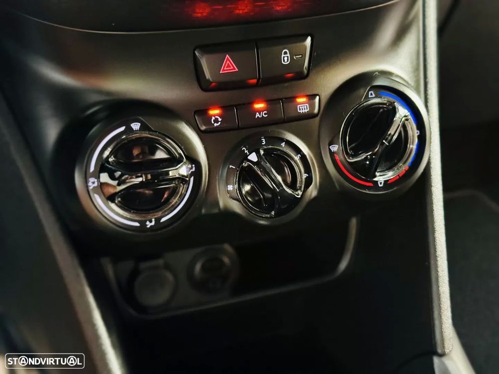 Peugeot 2008 1.6 BlueHDi Style - 38
