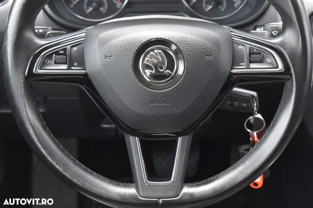 Skoda Octavia 1.6 TDI DSG Style - 21