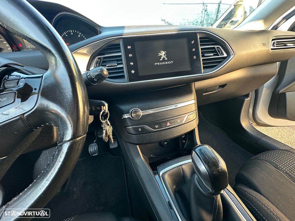 Peugeot 308 HDi FAP 92 Access - 17