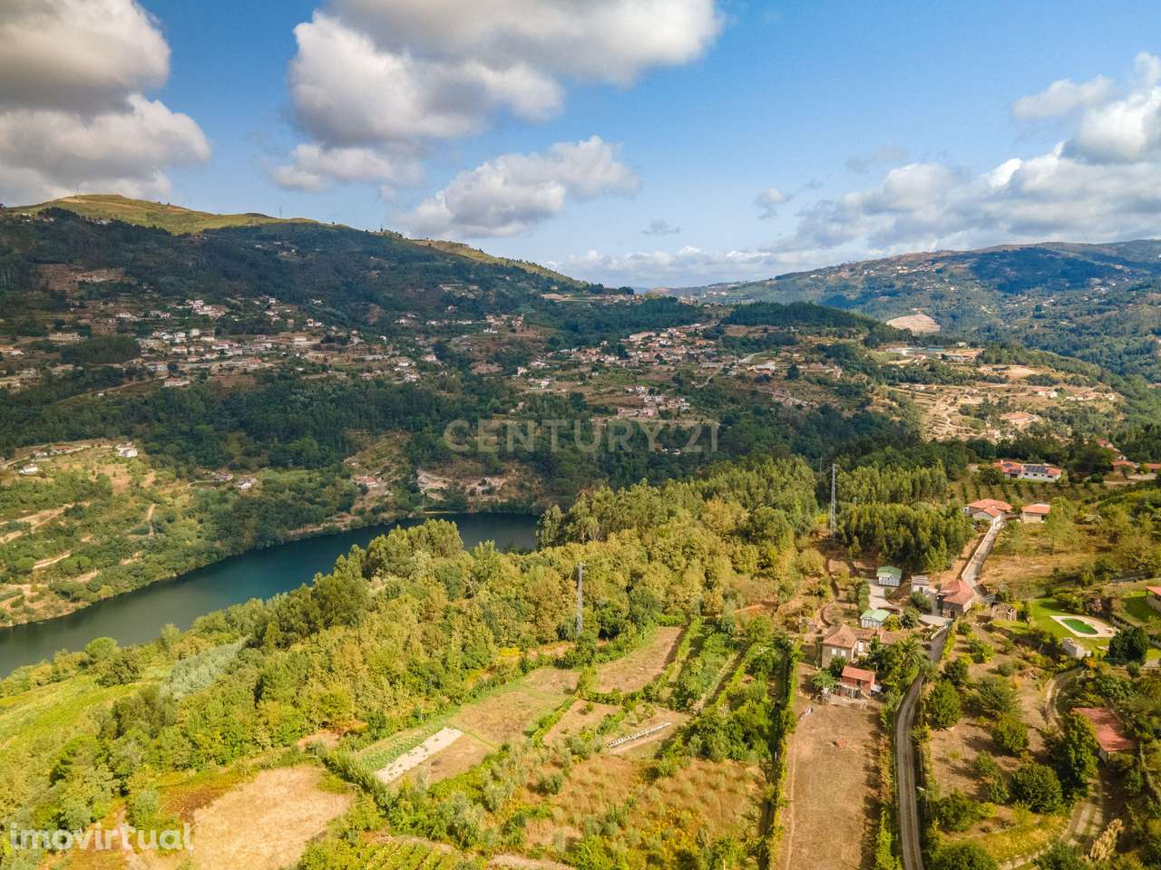 Moradias para Recuperar em S. Cristóvão de Nogueira, Cinfães - Grande imagem: 4/15