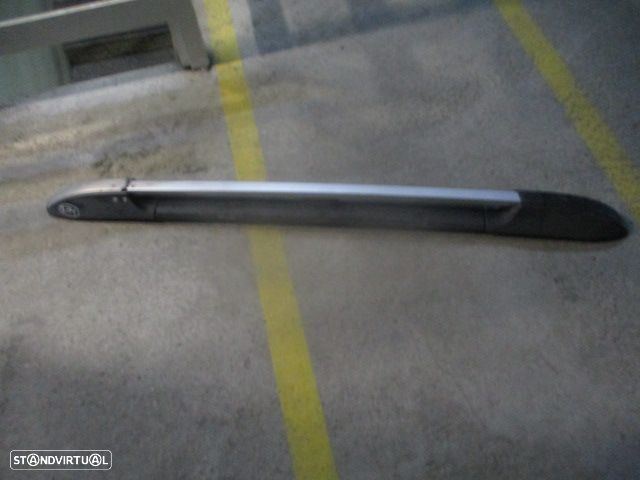 Barra De Tejadilho 872734D200 KIA CARNIVAL 2 2009 2.9 CRDI 185CV 5P CINZA ESQ DANIFICADO - 1