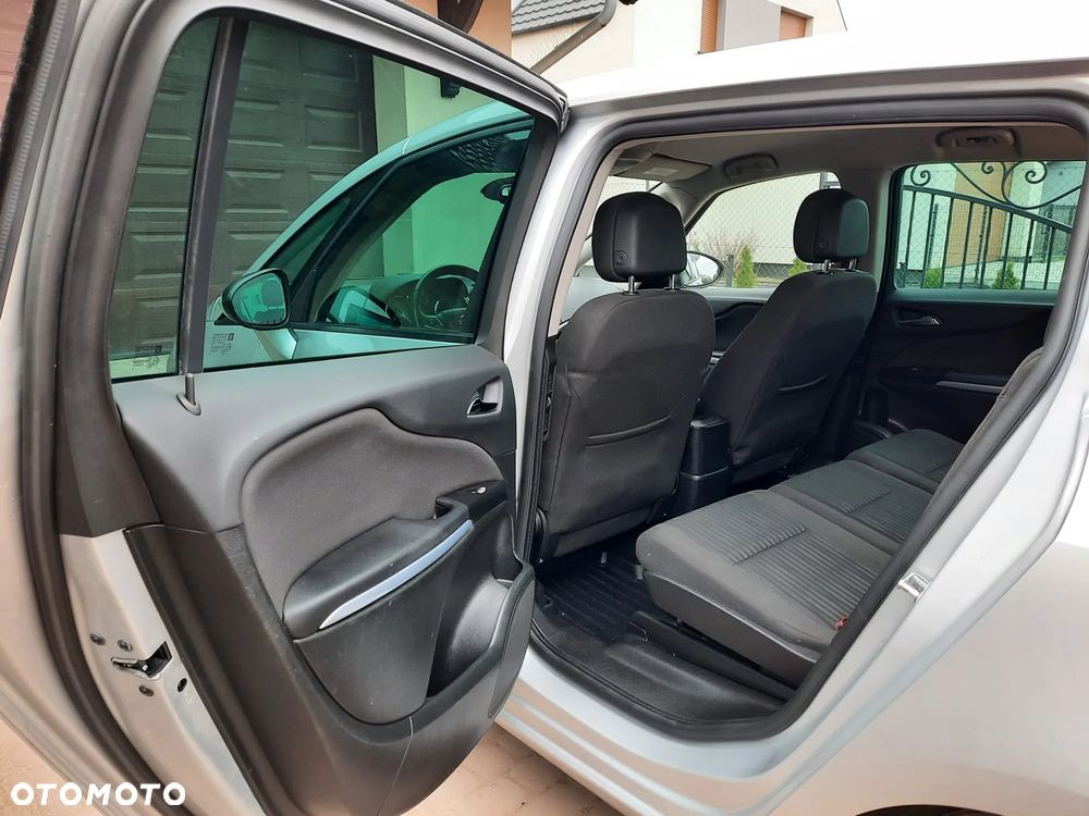 Opel Zafira - 19