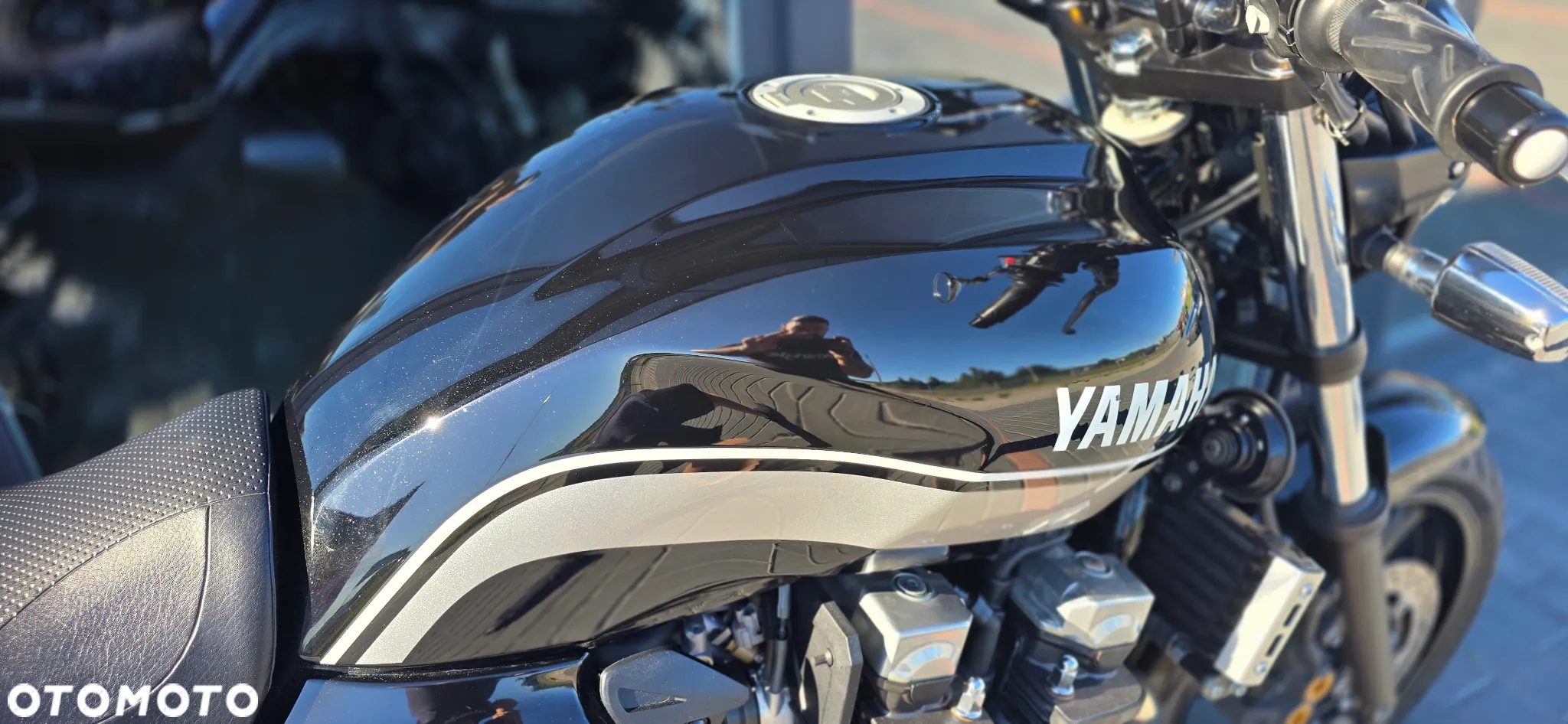 Yamaha XJR - 11
