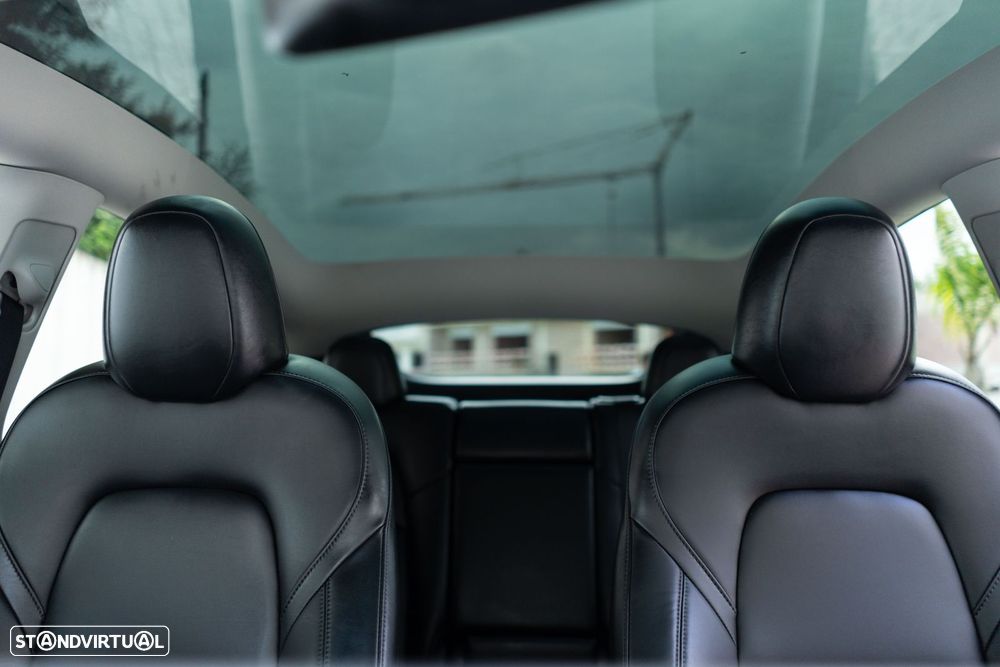 Tesla Model Y Long Range Dual Motor AWD - 22