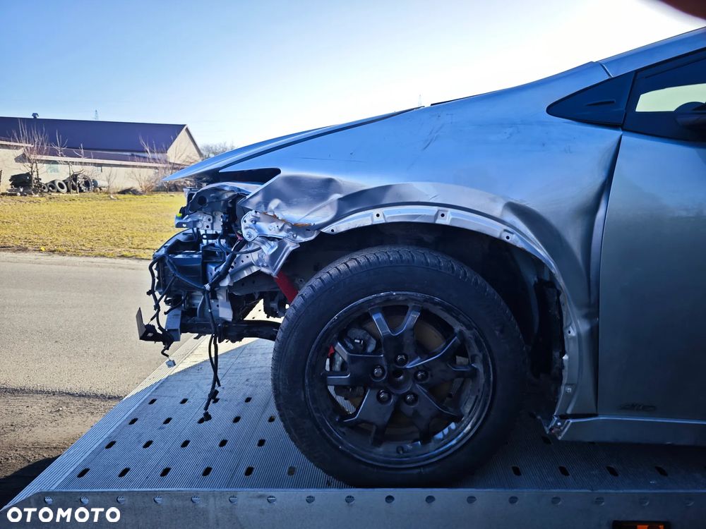 Toyota Prius Hybrid - 10