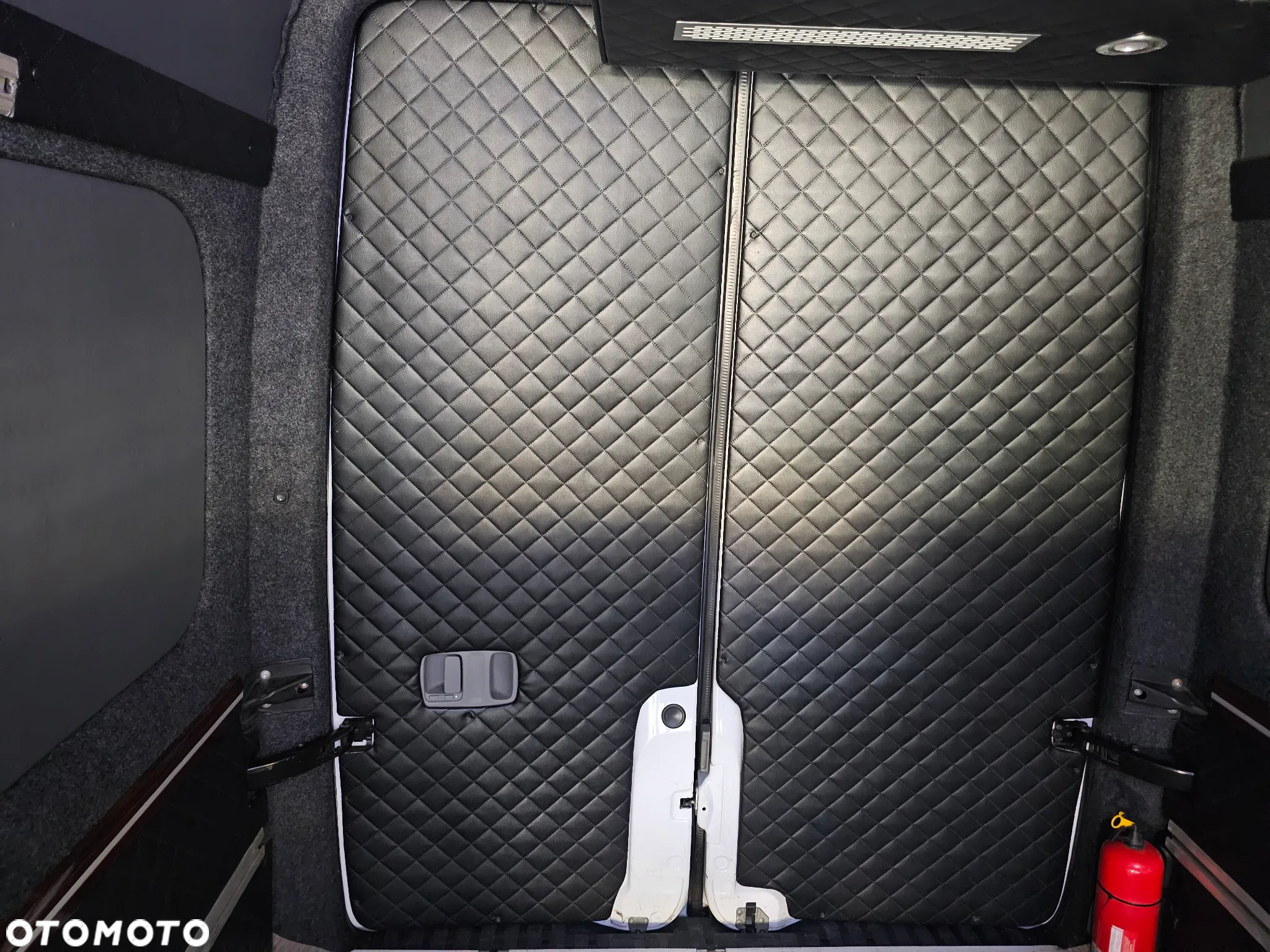 Mercedes-Benz Sprinter - 16