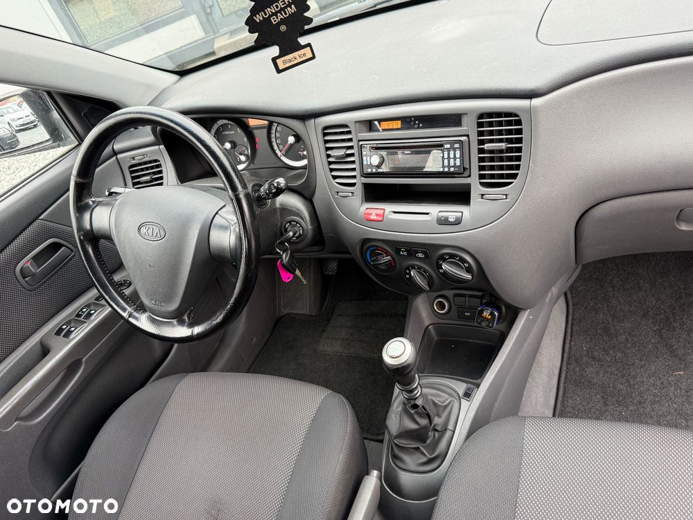 Kia Rio - 13