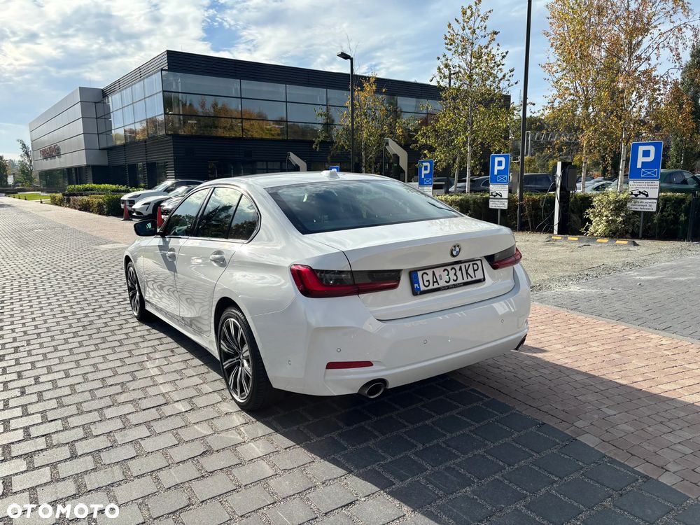 BMW 318I 2023 photo 5