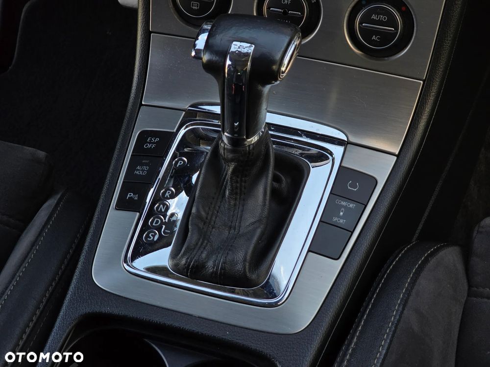 Volkswagen Passat Variant V6 FSI 4Motion DSG R36 - 24