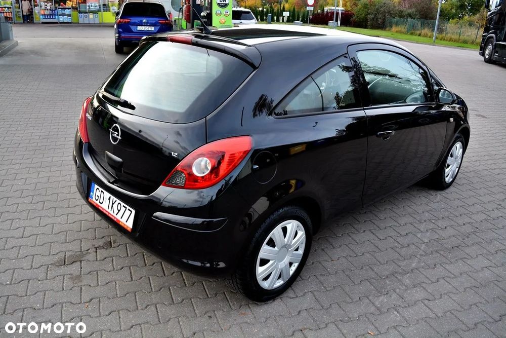 Opel Corsa 1.2 16V Edition - 4