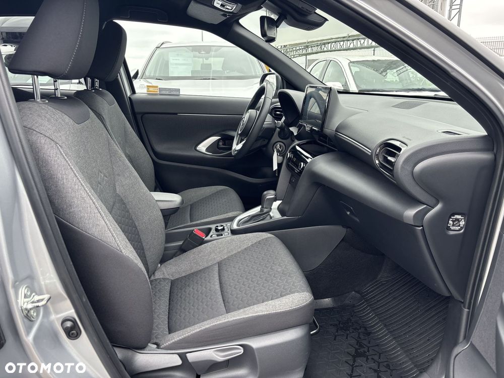 Toyota Yaris Cross Hybrid 1.5 Comfort 4x4 - 16