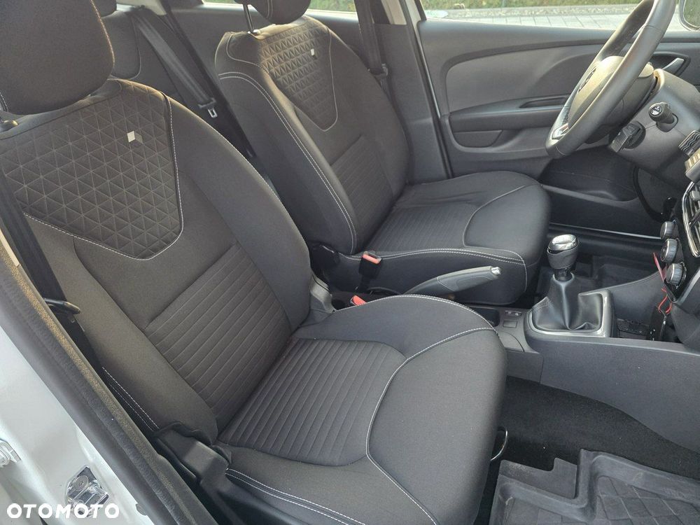 Renault Clio 1.2 16V 75 LIMITED - 23