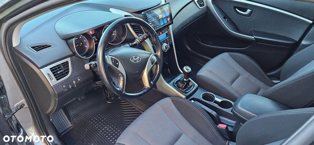 Hyundai i30 1.6 CRDi Fifa World Cup Edition - 13