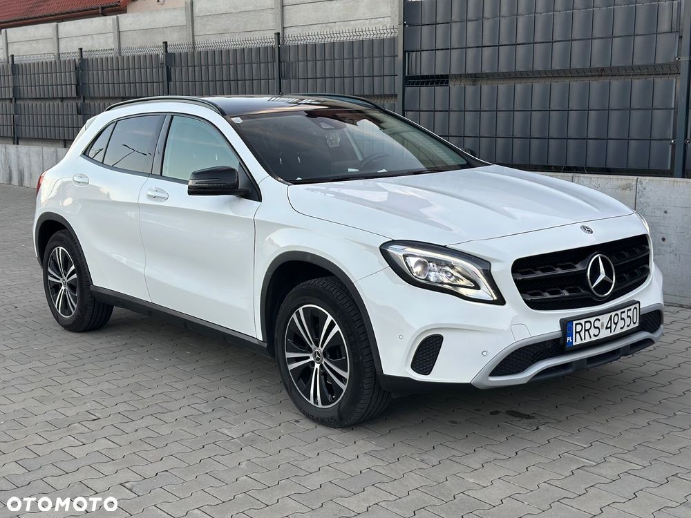 Mercedes-Benz GLA - 10