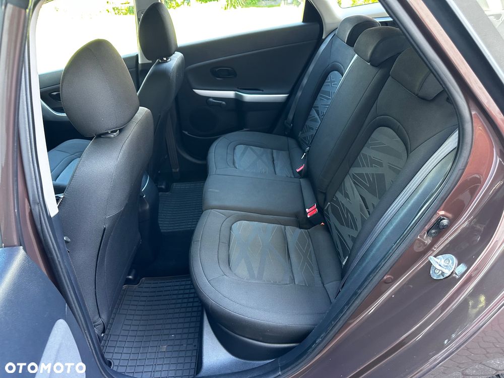 Kia Ceed 1.4 CVVT Attract - 31