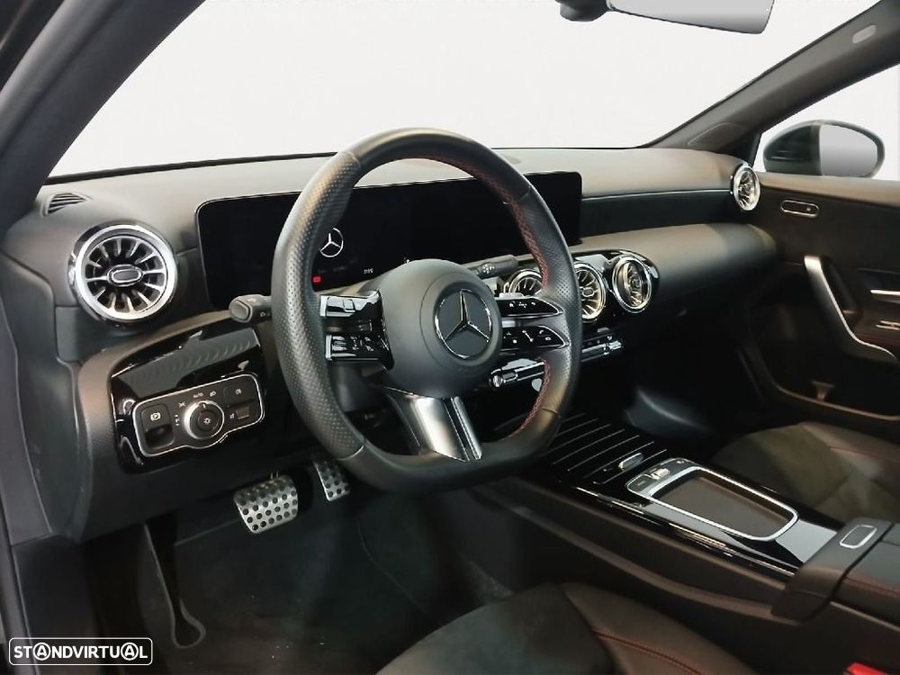 Mercedes-Benz A 250 Limousine - 10